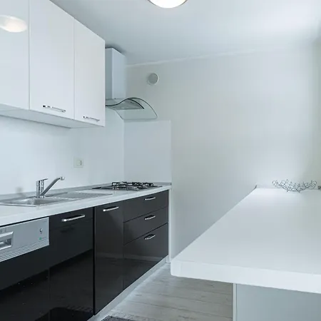 Romanticni Ob Morju - Happy