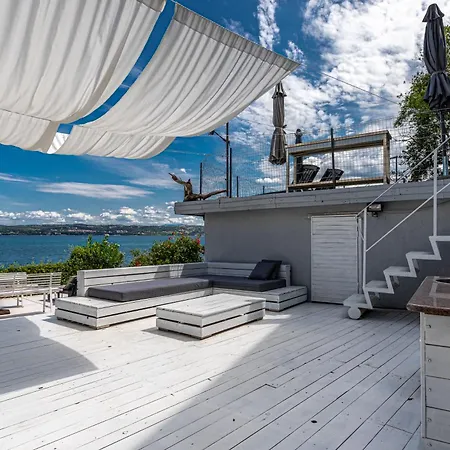 Romanticni Ob Morju - Happy Копер