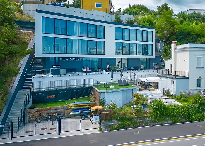 Romanticni Ob Morju - Happy * Κόπερ