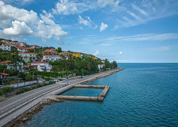 Romanticni Ob Morju - Happy